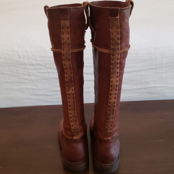 Frye Shoes - Frye boots 7M